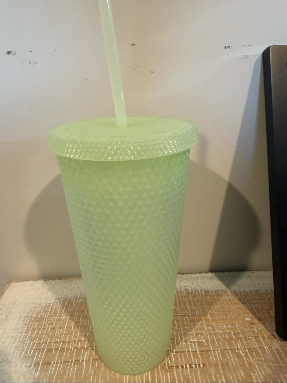 Textured Reusable Tumbler with Straw - Light Green